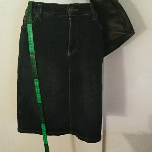 Elastic jeans skirt - Picture 1 of 6